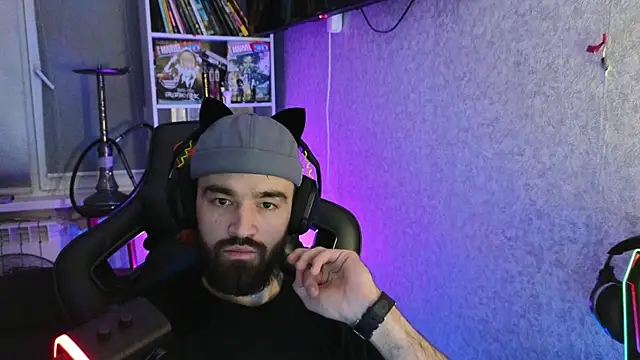 Nik Namee online show from 10-21-25, 06:29