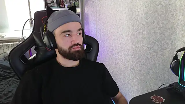 Nik Namee online show from 10-18-25, 09:11