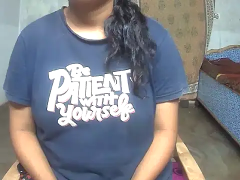 Snapshot of manju_02 chatting on 10-10-25, 04:02 manju 02 online show from 10-10-25, 04:02