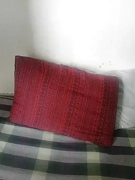 Snapshot of nikki_singh01 chatting on 10-16-25, 05:27 nikki singh01 online show from 10-16-25, 05:27