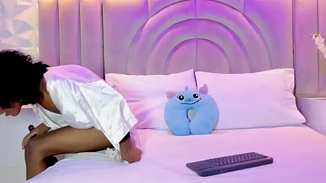 rebeca brown  online show from 12-16-25, 11:47