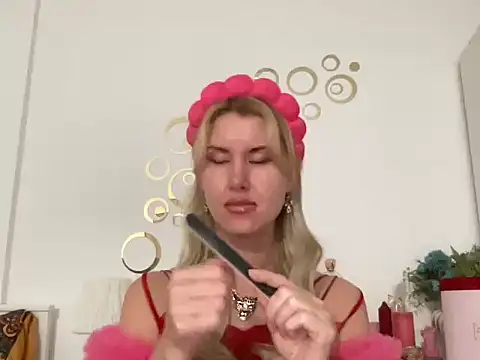 Snapshot of Ilymaris chatting on 02-10-26, 05:56 Ilymaris online show from 02-10-26, 05:56