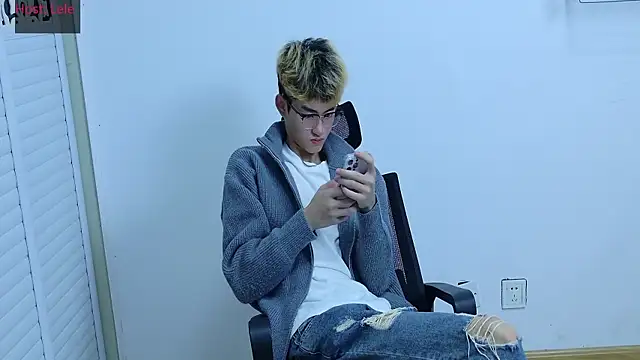 sexyboy-lele online show from 10-15-25, 12:02