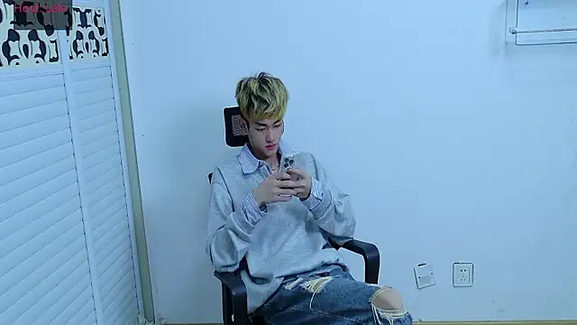sexyboy-lele online show from 10-17-25, 12:51