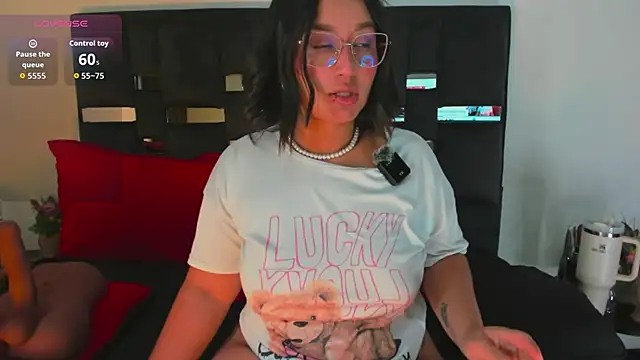 SussySunny  online show from 02-11-26, 05:40