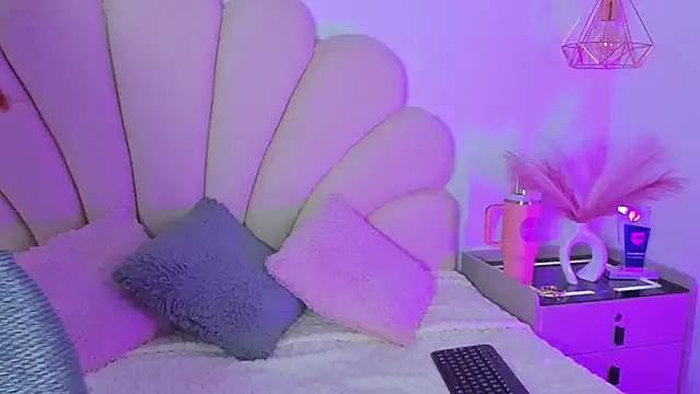Alyss Sweet online show from 11-07-25, 01:59