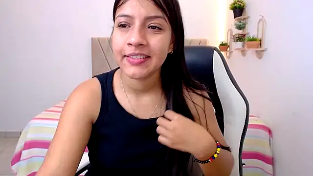 zara cute online show from 05-21-26, 12:13
