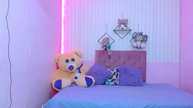 zara cute online show from 12-21-25, 11:56