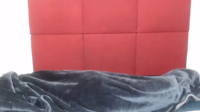 ZuriVixen online show from 11-25-25, 03:18