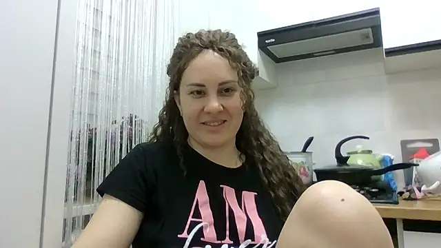 Snapshot of MeadowEyes chatting on 05-10-26, 07:49 MeadowEyes online show from 05-10-26, 07:49