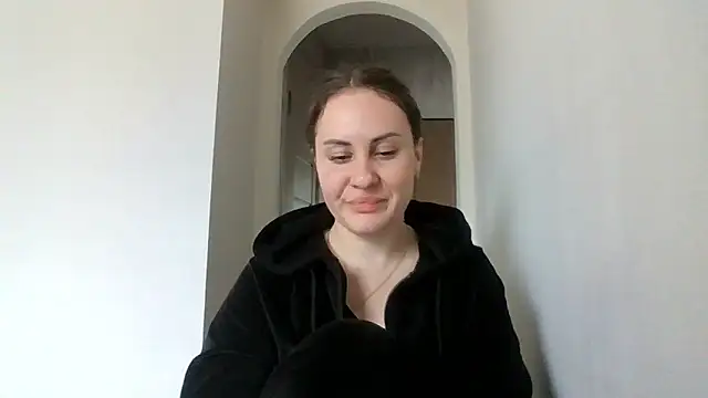 Snapshot of MeadowEyes chatting on 04-23-26, 12:00 MeadowEyes online show from 04-23-26, 12:00