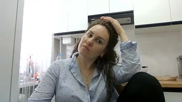 Snapshot of MeadowEyes chatting on 05-20-26, 01:52 MeadowEyes online show from 05-20-26, 01:52