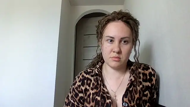 Snapshot of MeadowEyes chatting on 05-26-26, 07:50 MeadowEyes online show from 05-26-26, 07:50