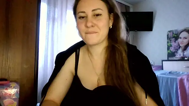 Snapshot of MeadowEyes chatting on 10-22-25, 10:58 MeadowEyes online show from 10-22-25, 10:58