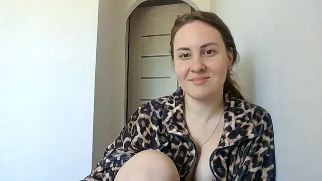 Snapshot of MeadowEyes chatting on 05-06-26, 08:29 MeadowEyes online show from 05-06-26, 08:29