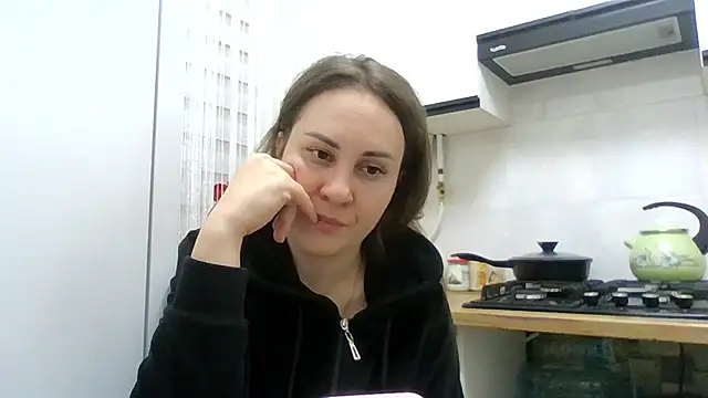 Snapshot of MeadowEyes chatting on 04-21-26, 06:58 MeadowEyes online show from 04-21-26, 06:58
