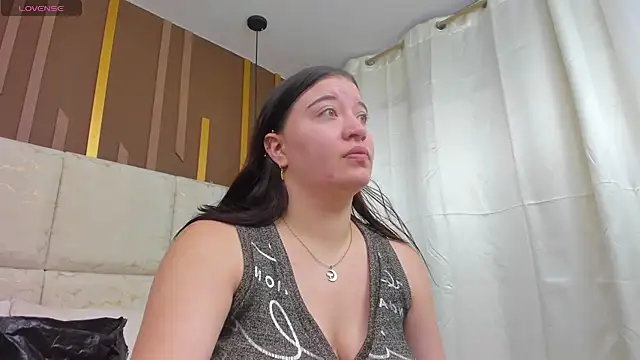 Snapshot of AmbarGills chatting on 05-12-26, 12:55 AmbarGills online show from 05-12-26, 12:55