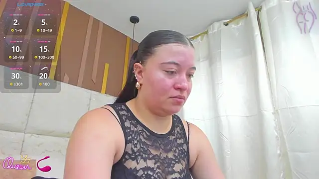 AmbarGills online show from 04-12-26, 01:47