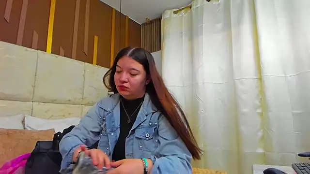 AmbarGills online show from 02-28-26, 01:00