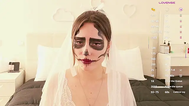 MoonliteDiva online show from 10-31-25, 06:32