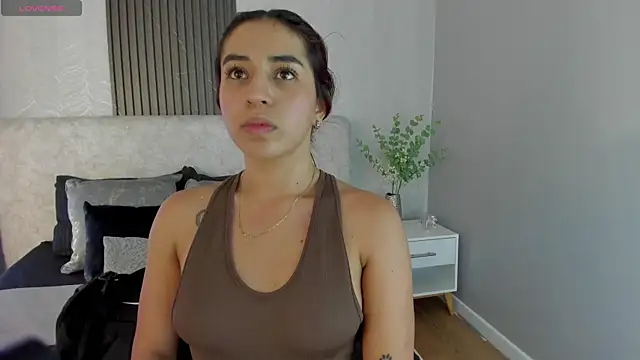 Snapshot of Vittoria_Conti_ chatting on 06-11-26, 05:32 Vittoria Conti online show from 06-11-26, 05:32