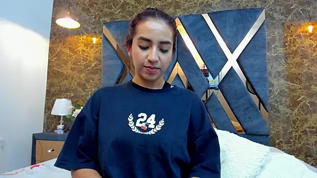 Vittoria Conti  online show from 11-28-25, 05:13