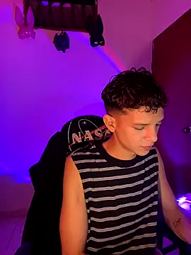 tylernova online show from 10-17-25, 03:32