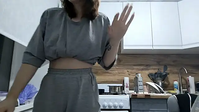 Snapshot of LUNA_KLEIN chatting on 10-20-25, 05:13 LUNA KLEIN online show from 10-20-25, 05:13