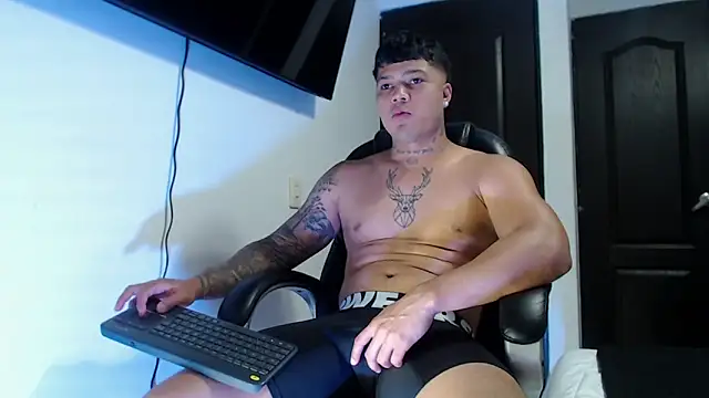 Boyhot 00 online show from 11-06-25, 02:48