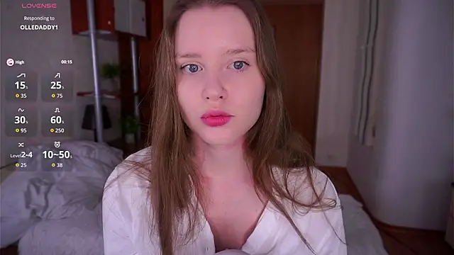 Snapshot of SunRinglein chatting on 02-15-26, 06:07 SunRinglein online show from 02-15-26, 06:07