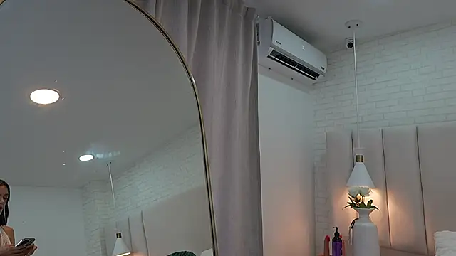 Snapshot of nina_gb chatting on 05-11-26, 09:01 nina gb online show from 05-11-26, 09:01