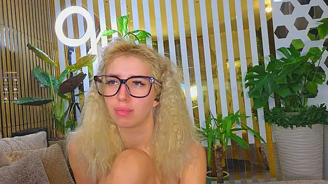 Violetttttta online show from 10-13-25, 08:49