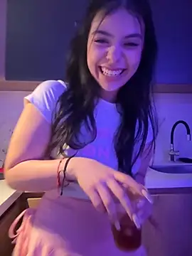 Snapshot of majo_gallego chatting on 10-18-25, 03:19 majo gallego online show from 10-18-25, 03:19
