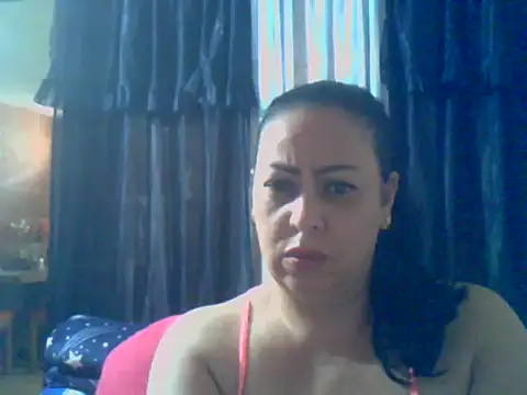 Snapshot of Moonangels chatting on 10-16-25, 08:39 Moonangels online show from 10-16-25, 08:39