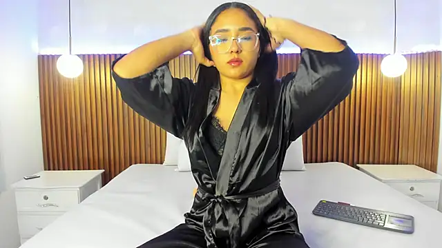 Foxy Kylie online show from 10-18-25, 07:49