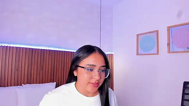 Foxy Kylie online show from 10-11-25, 08:21