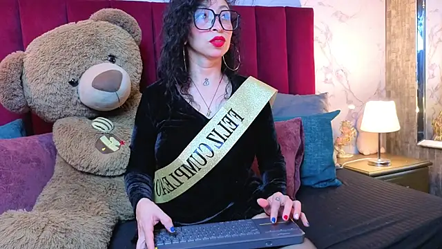 Snapshot of CHIARAJJONES chatting on 06-04-26, 01:05 CHIARAJJONES online show from 06-04-26, 01:05