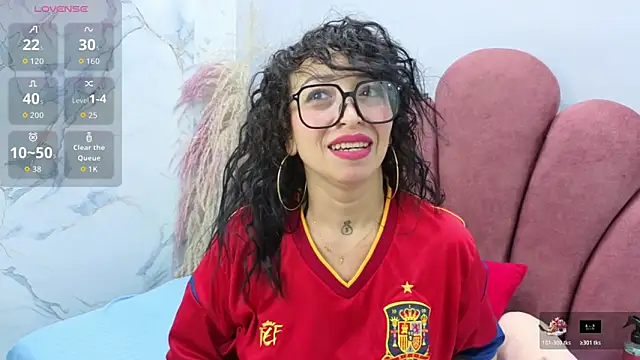 CHIARAJJONES online show from 11-12-25, 01:15