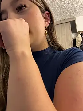 Snapshot of __Lorelain__ chatting on 02-26-26, 01:27 Lorelain online show from 02-26-26, 01:27