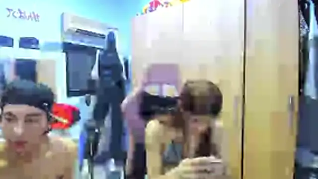 Pride couple online show from 07-04-26, 07:51