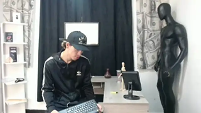 Pride couple online show from 02-24-26, 11:27