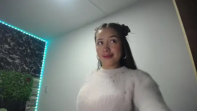 Snapshot of celeste_solis chatting on 10-16-25, 08:17 celeste solis online show from 10-16-25, 08:17
