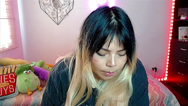 EllieMoonX online show from 03-04-26, 07:54