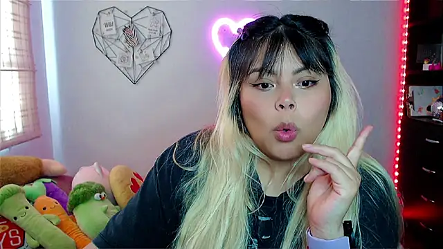 EllieMoonX online show from 11-25-25, 08:31