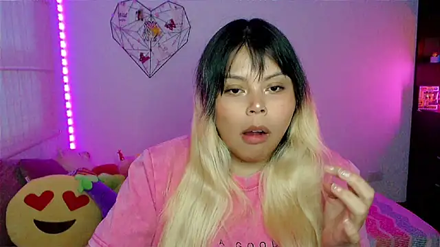 EllieMoonX online show from 04-17-26, 11:07