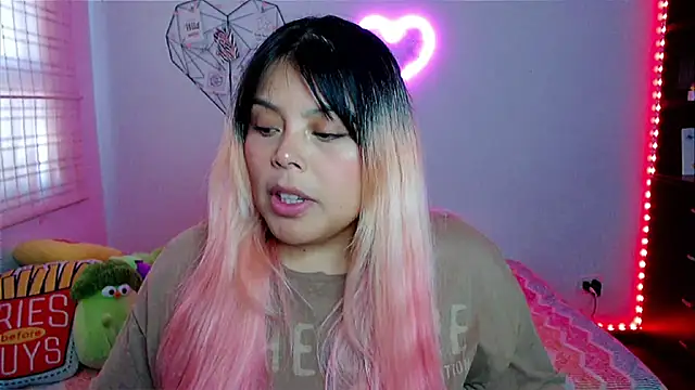 EllieMoonX online show from 02-04-26, 10:16