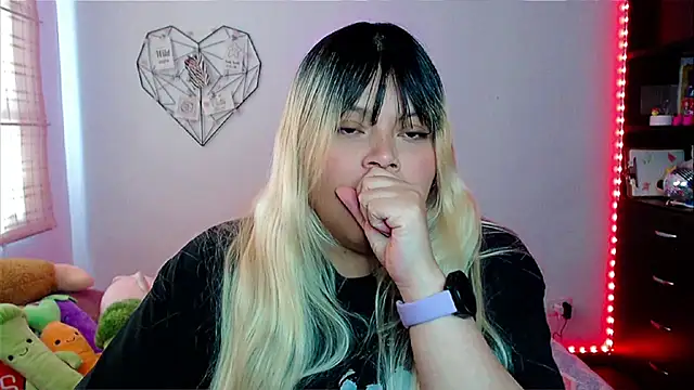 EllieMoonX online show from 11-20-25, 07:36