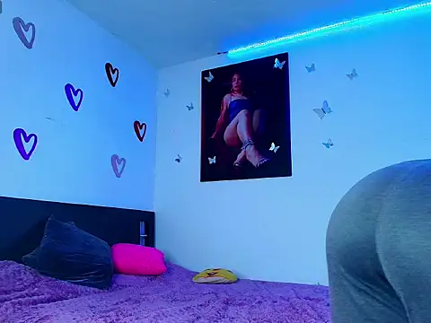 Kylee79 online show from 04-22-26, 08:04