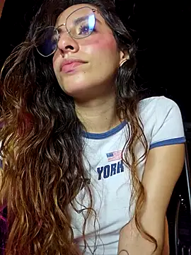 Snapshot of Meganthomson chatting on 02-22-26, 02:58 Meganthomson online show from 02-22-26, 02:58