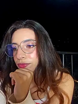 Snapshot of Meganthomson chatting on 02-10-26, 02:54 Meganthomson online show from 02-10-26, 02:54